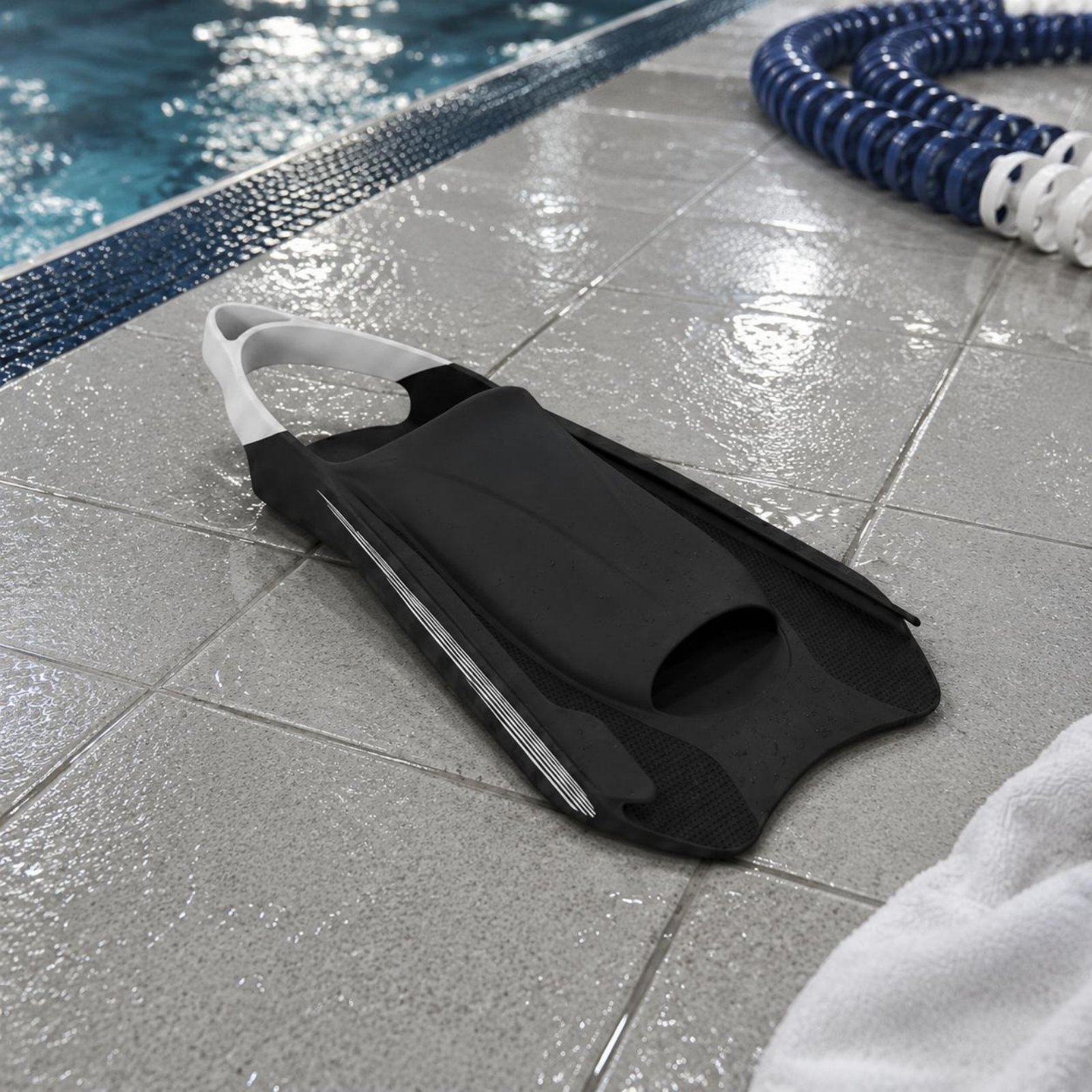 シリコン製スイムフィン 柔軟なショートスイムフィン スポーツ - Flippers Swimming のレビューと価格